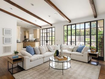 8031 La Jolla Shores