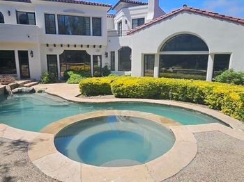 18325 Calle La Serra