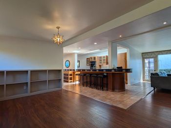 8440 La Jolla Shores