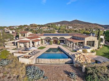 8114 Sendero De La Pradera