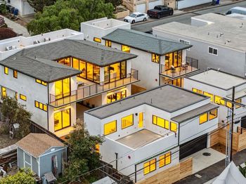 2052 Montgomery