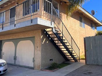 1425 La Salina St