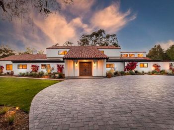 6449 Las Colinas