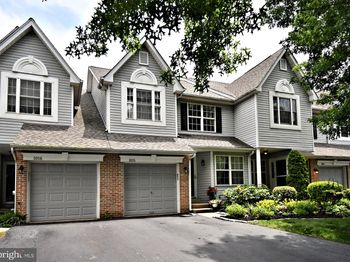 1015 Greenes Way