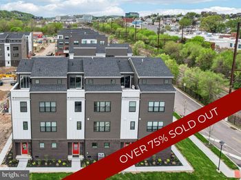 952 Riverplace