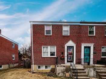908 Dartmouth