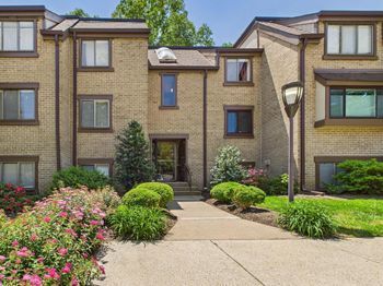 1643 Parkcrest