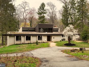 390 Bryn Mawr