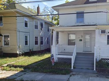 215 Maurice