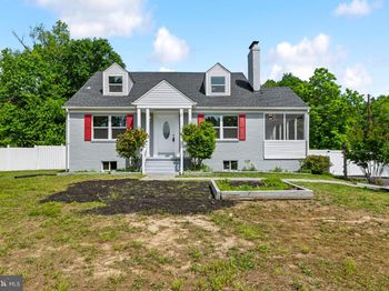 2416 Sherwood Hall