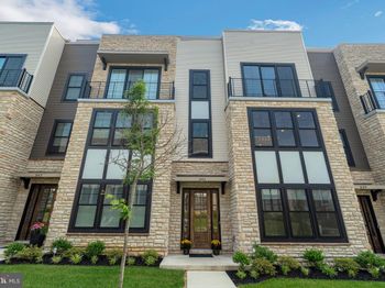 341 Horseshoe Trail