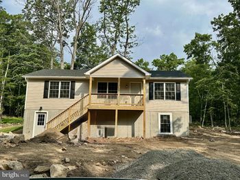 827 Panther Dr.
