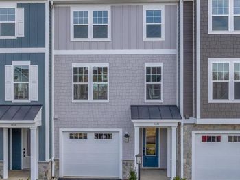 15 Talen Ln