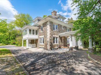 1 Rock Manor