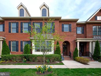 276 Ashland
