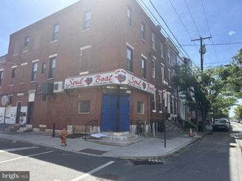 1422 Dickinson