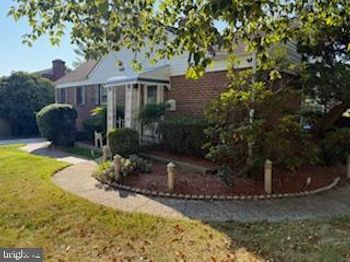 8613 Leonard
