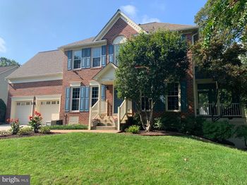 13611 British Manor