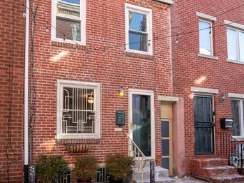 907 Fairhill