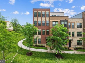 4418 Roland Heights