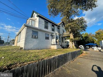 474 Easton