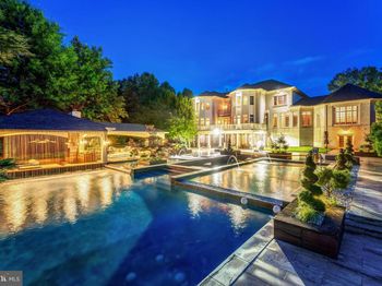 860 Nicholas Run