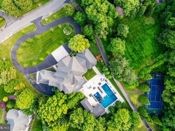 860 Nicholas Run