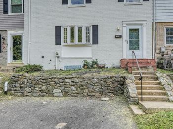 5604 Rollins
