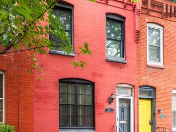 841 Newkirk