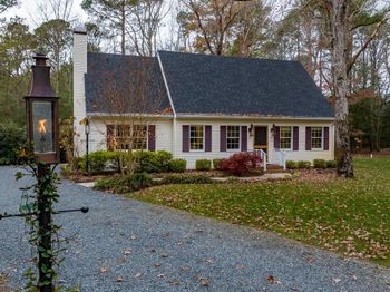 6082 Hounds Bay