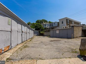 3811 Manayunk
