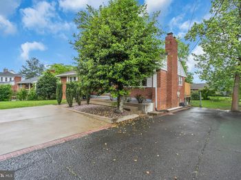 6809 Braddock