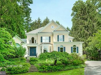 6698 Glenbrook