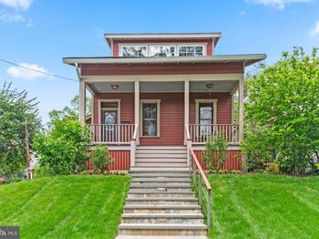 5213 Cathedral