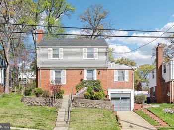 5822 Carlyle