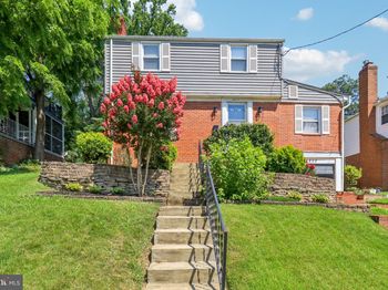 5822 Carlyle