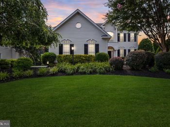 8353 Roxborough