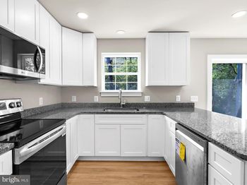 718 Delmar