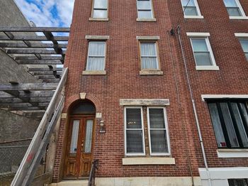 2833 Poplar