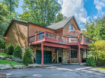 3472 Lake Shore