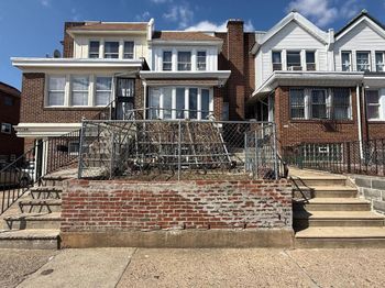 5222 Montour