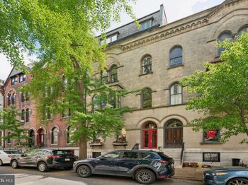 2212 Saint James