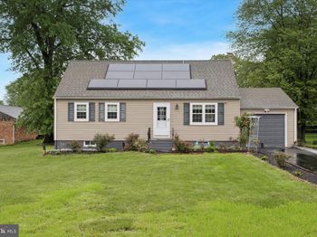 315 Oak Ln