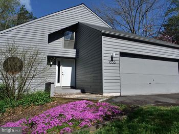 1656 Cedar Hollow