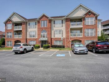 2100 Yates
