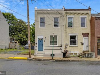 536 Lafayette