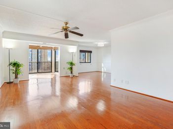 5904 Mount Eagle