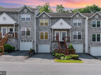 2147 Saint Clair