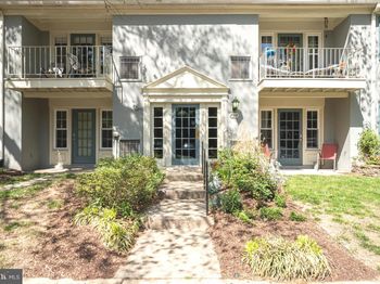 8318 Kingsgate