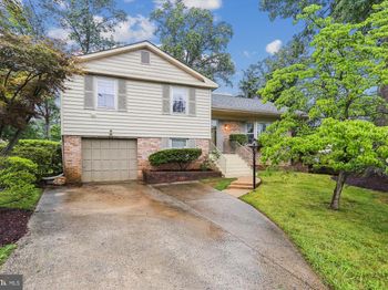 1606 Peacock